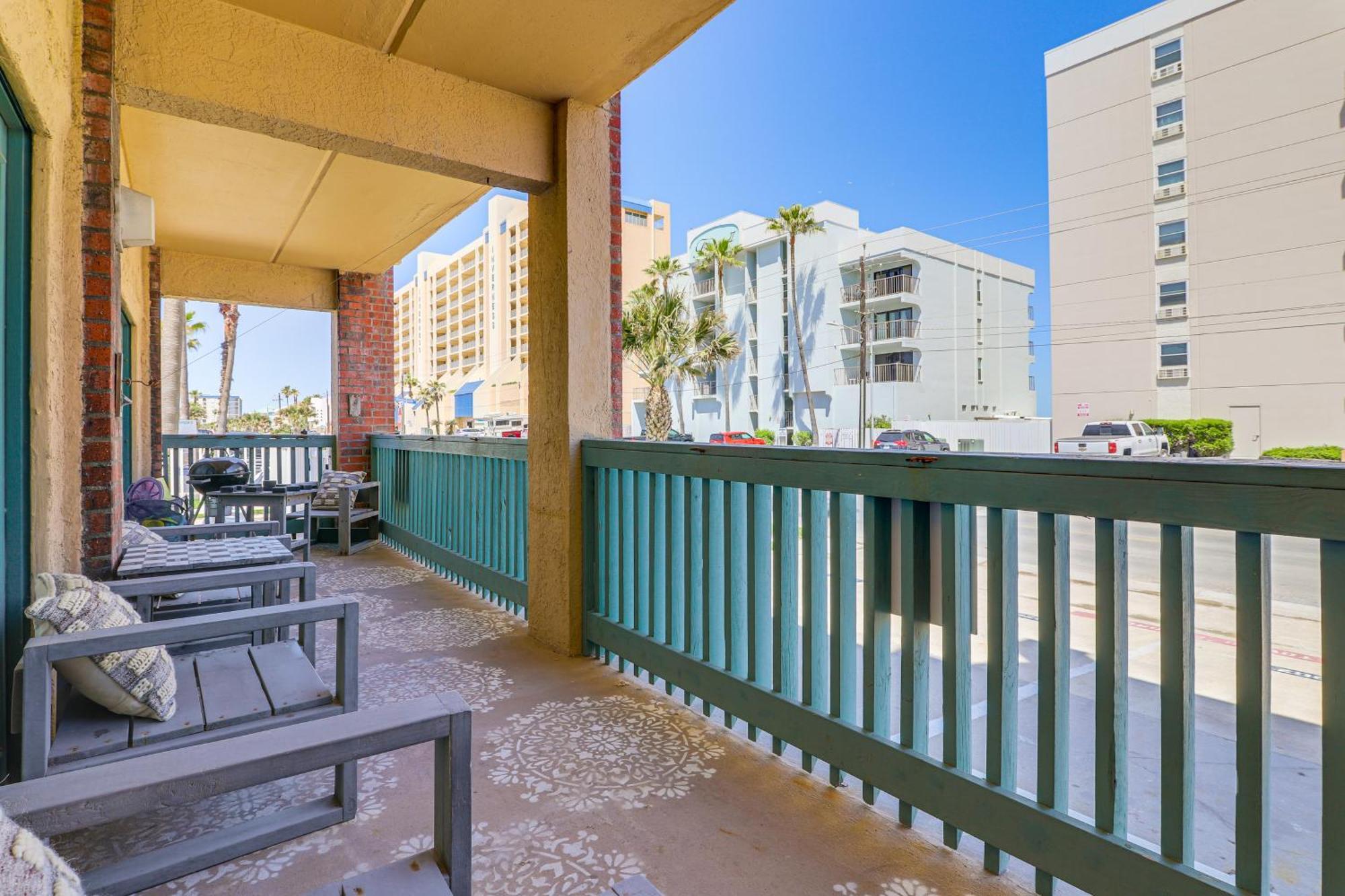Luxe South Padre Condo With Pool - Walk To Beach! South Padre Island Esterno foto