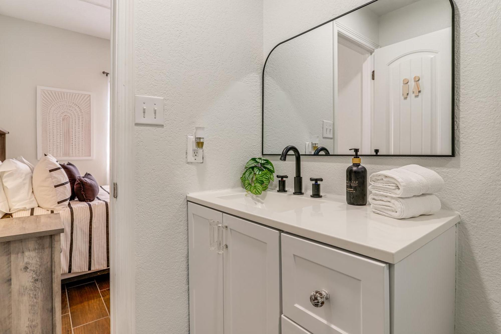 Luxe South Padre Condo With Pool - Walk To Beach! South Padre Island Esterno foto